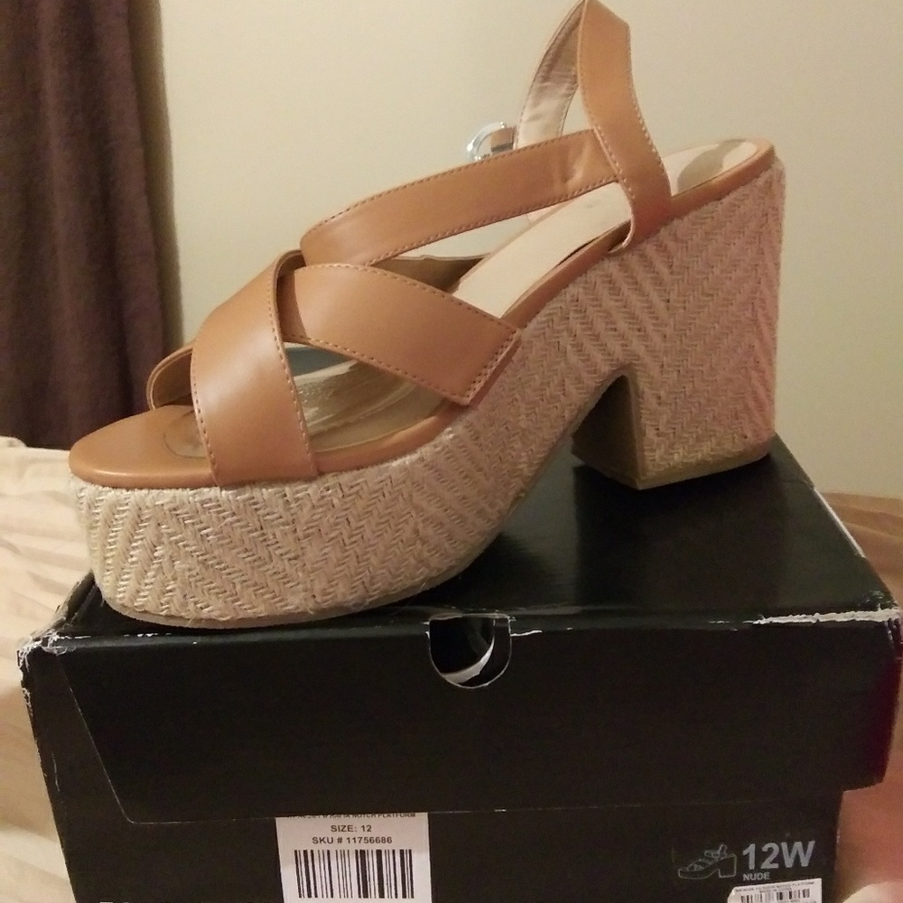 Woman's Platform Shoes